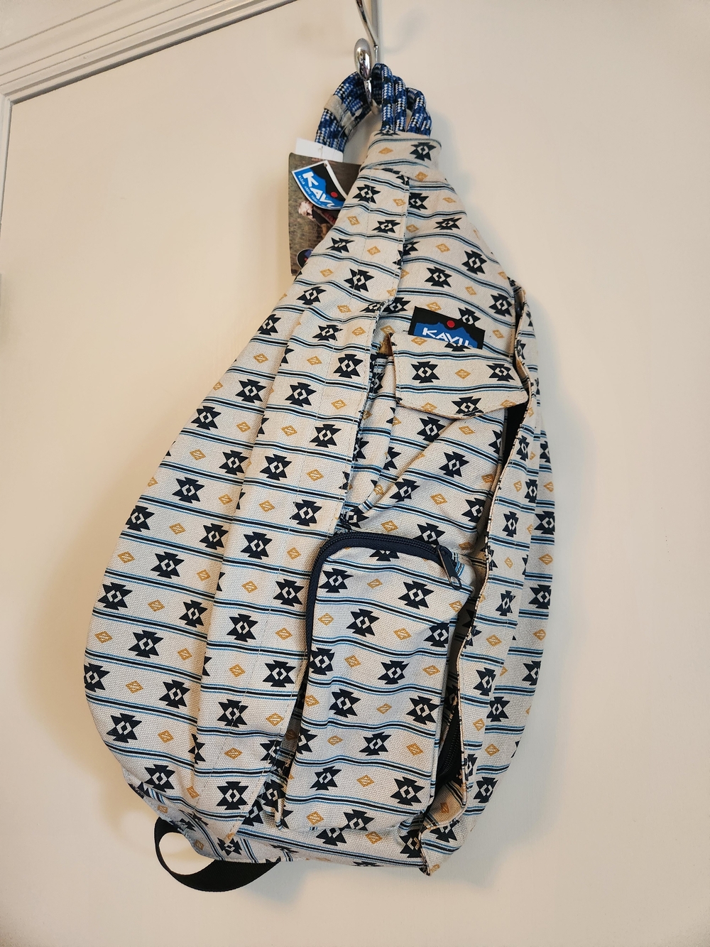 KAVU Rope Sling Bag Backpack NWT Southwestern Geometric Cream Blue Gold